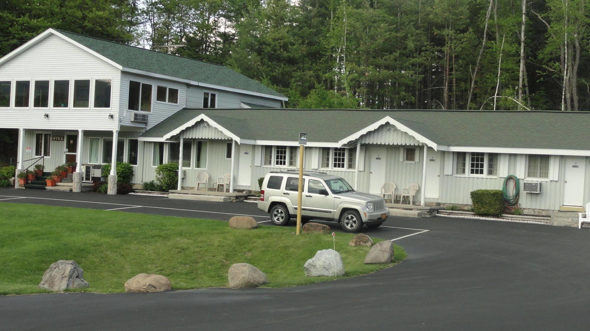 Studio Motel Of Lake George Exterior photo